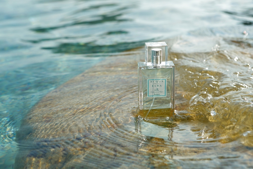 ESCHENKE VON ACQUA: TRANSPARENZ, GLEICHGEWICHT UND NATUR.