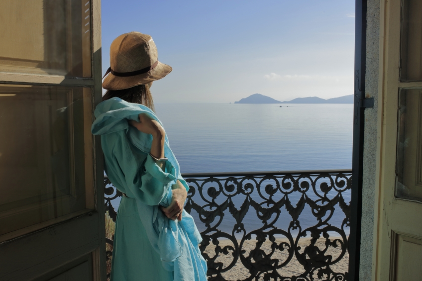 LET’S STAY HOME, WITH THE SEA IN OUR HEARTS.